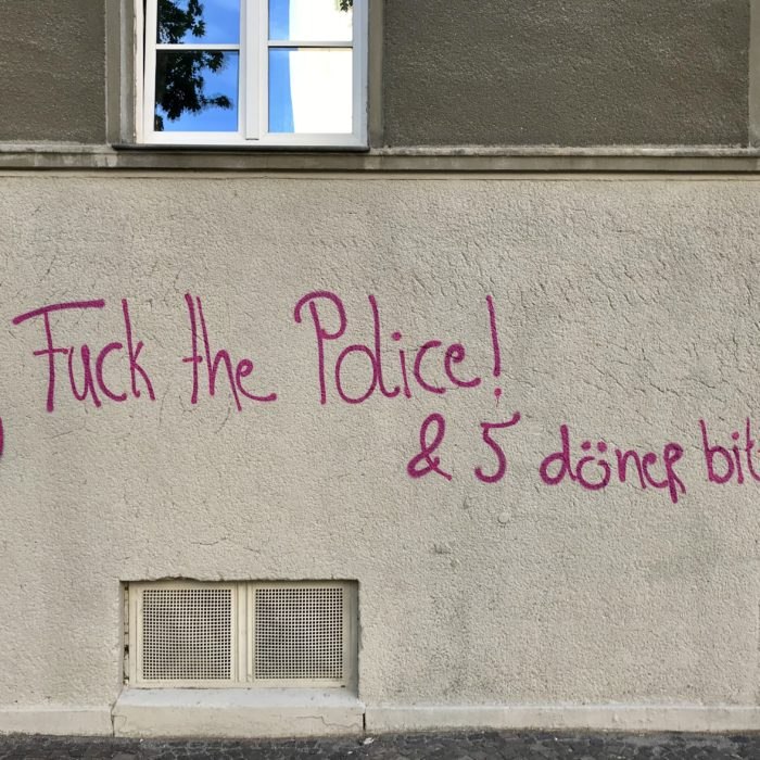 Fuck the Police! & 5 Döner bitte.