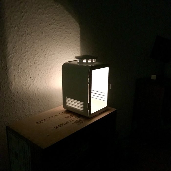 Licht im Dunkel, zu Hause
