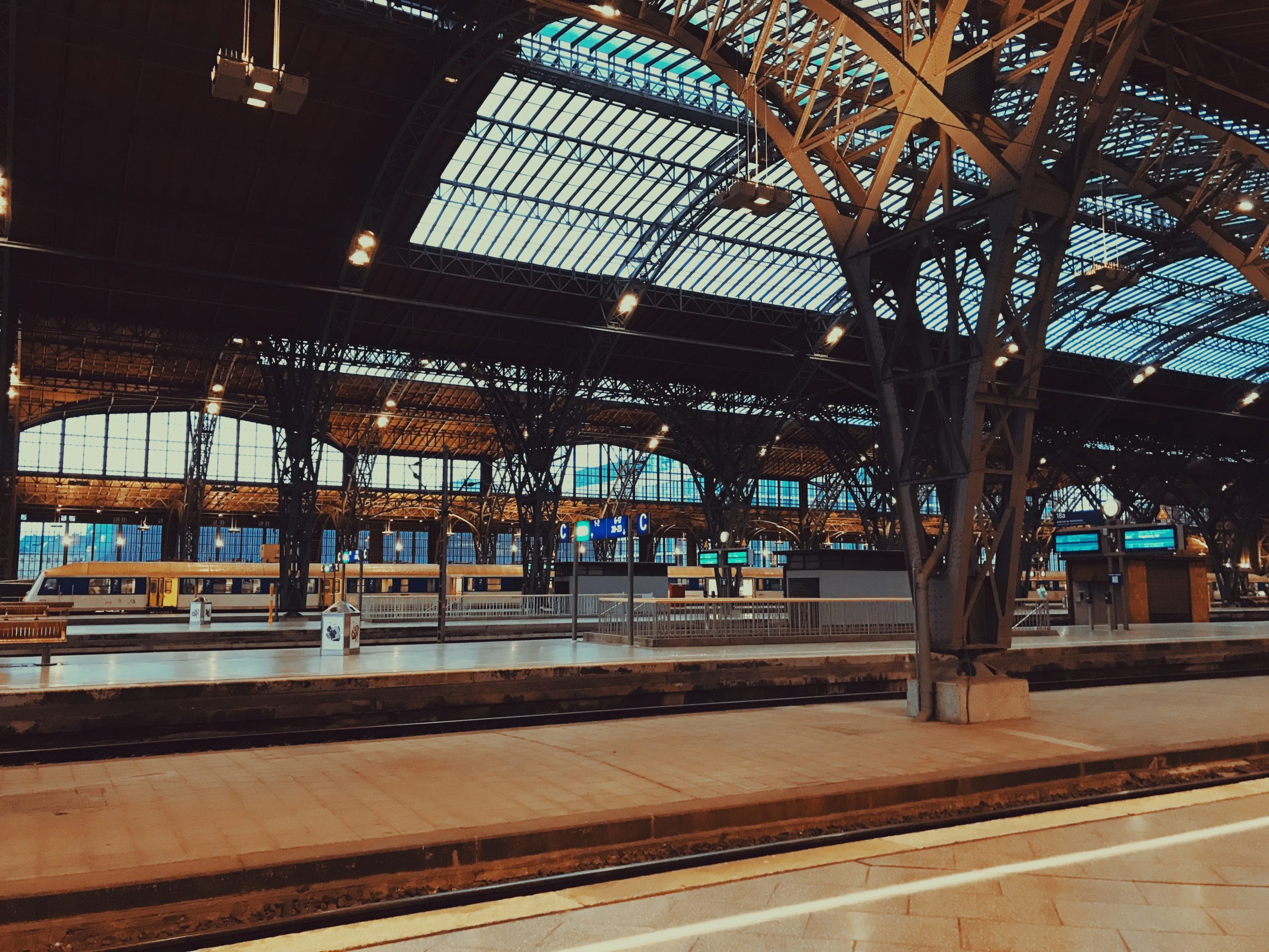 Warten - Hauptbahnhof, Leipzig
